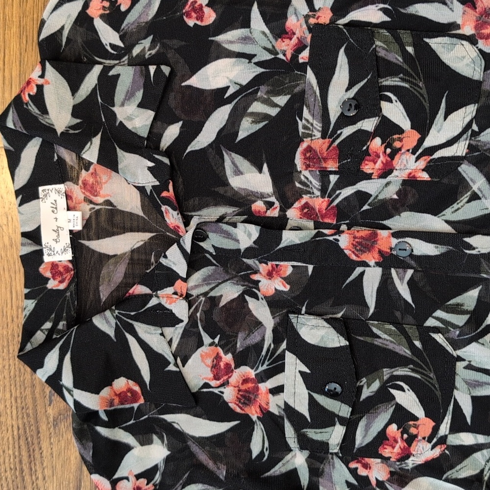 Women's Bailey & Chloe black sheer floral 3/4 sleeve top size M - Picture 2 of 6